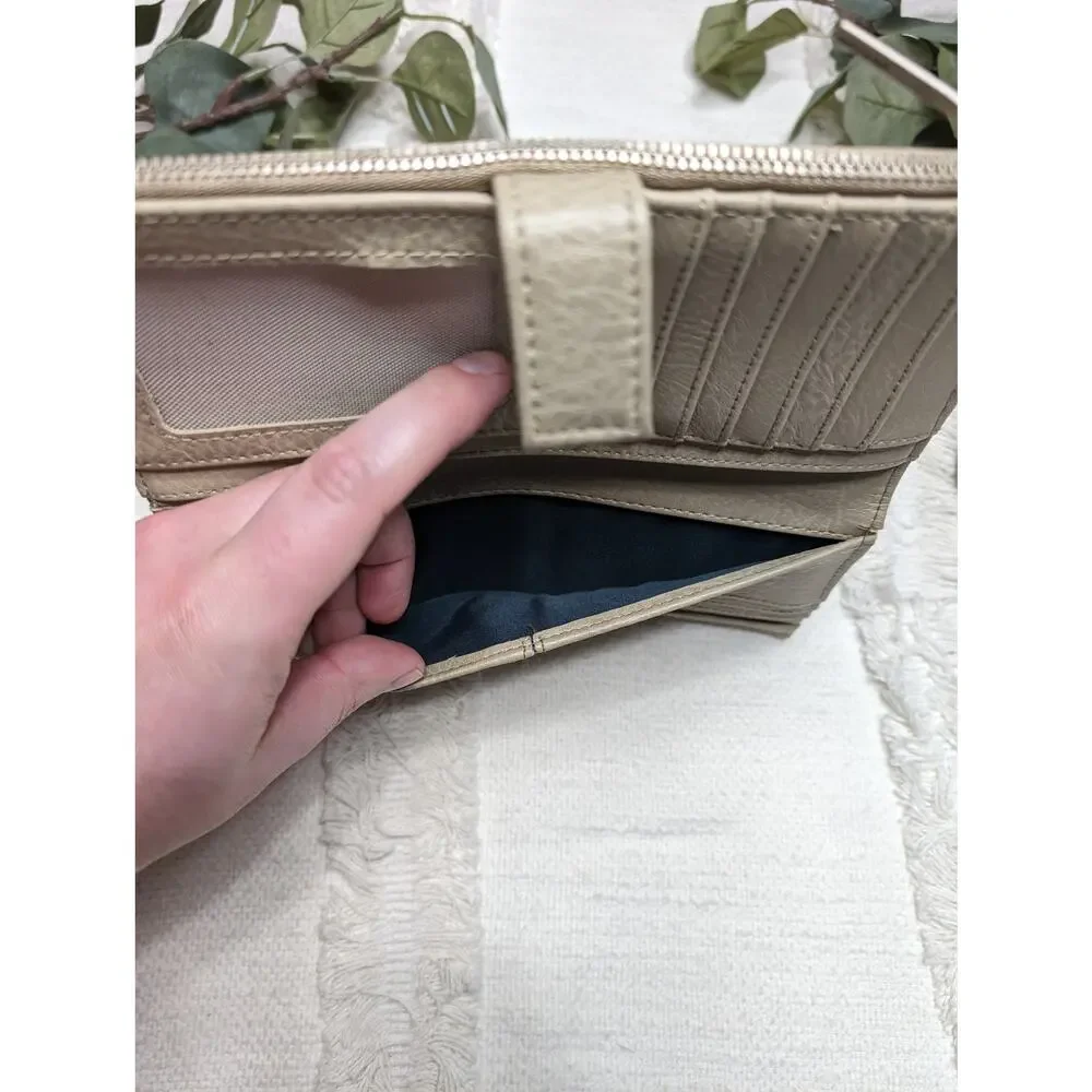 Matt & Nat Vegan Wallet in Beige - Picture 4 of 5